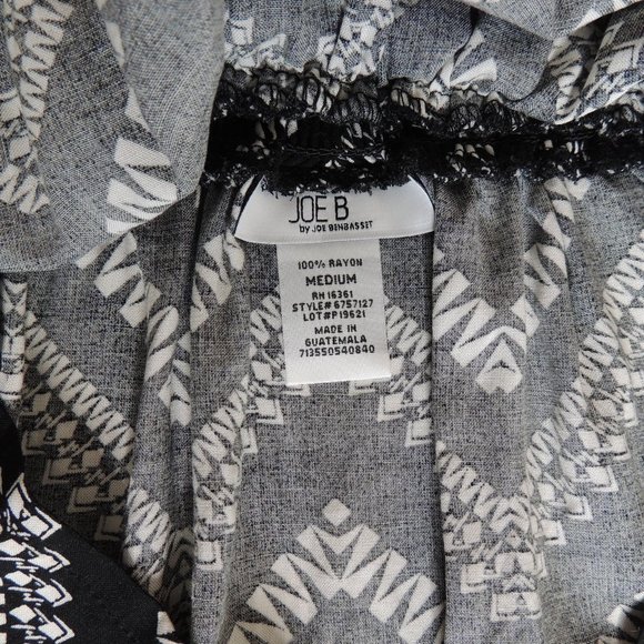 Joe B Black and White Chevron Skirt - Picture 4 of 4